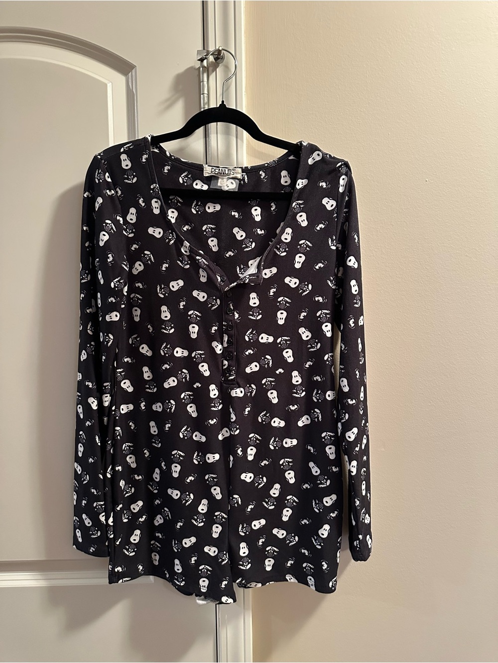 Peanuts Black Long-Sleeve Henley Top with White Skull Print